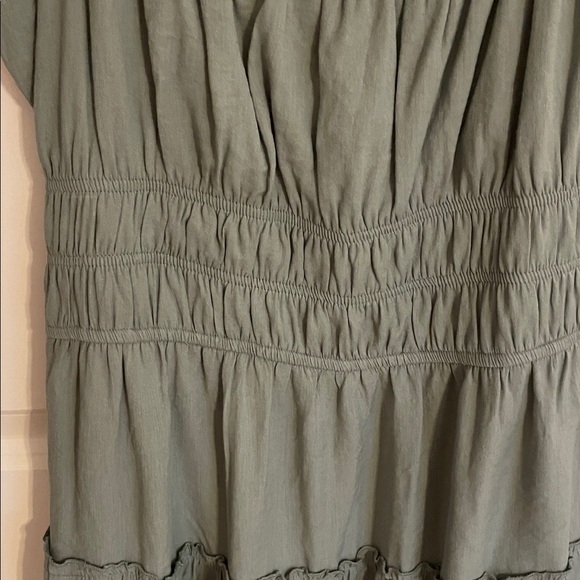 Women's Green Ruffle Dress - Picture 3 of 6